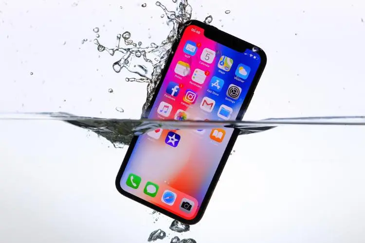 Ways to Rescue Your Wet iPhone: Apple's Latest Guidance